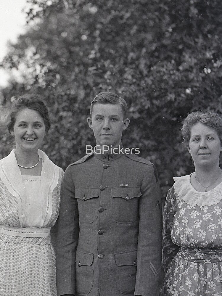 Vintage Women and Soldier by BGPickers