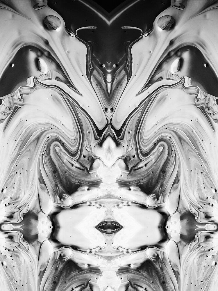 Symmetry in black and white by Psilographics