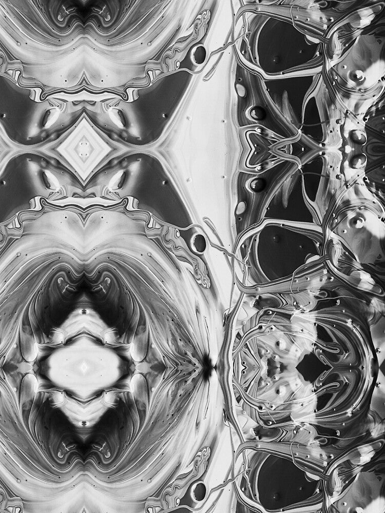 Symmetry in black and white V by Psilographics