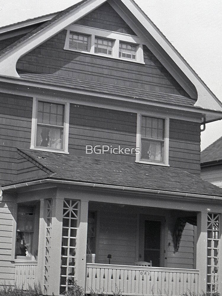 Vintage House by BGPickers