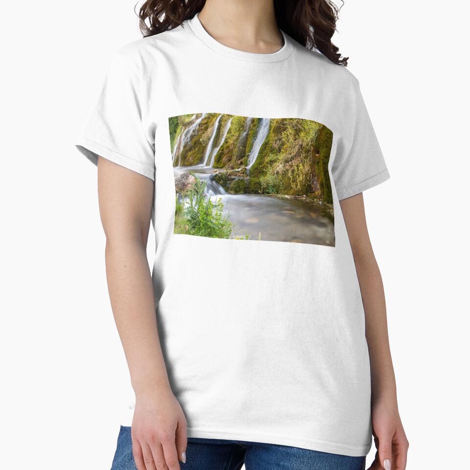 Refreshing waterfalls for positive energy by PaperDreamPod